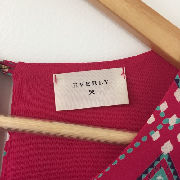 Everly Geometric Print Shift Dress - Picture 6 of 6